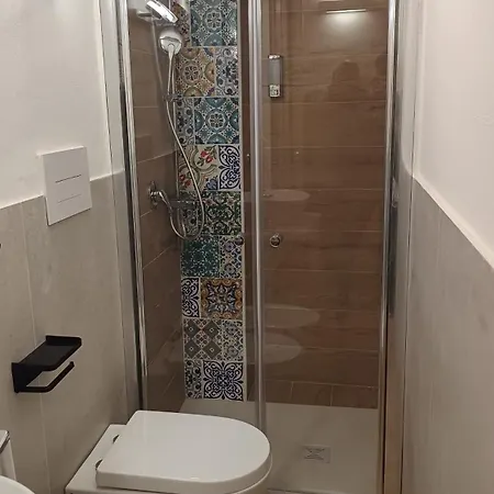 شقة Salsedine Mc